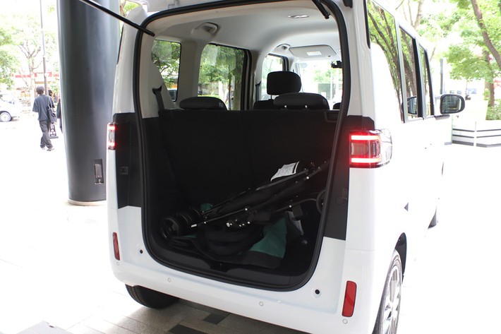 ［29/36］BYD 新型ラッコ 300Plus 内装 荷室：後席使用時でも買い物の荷物やベビーカーに対応する奥行き