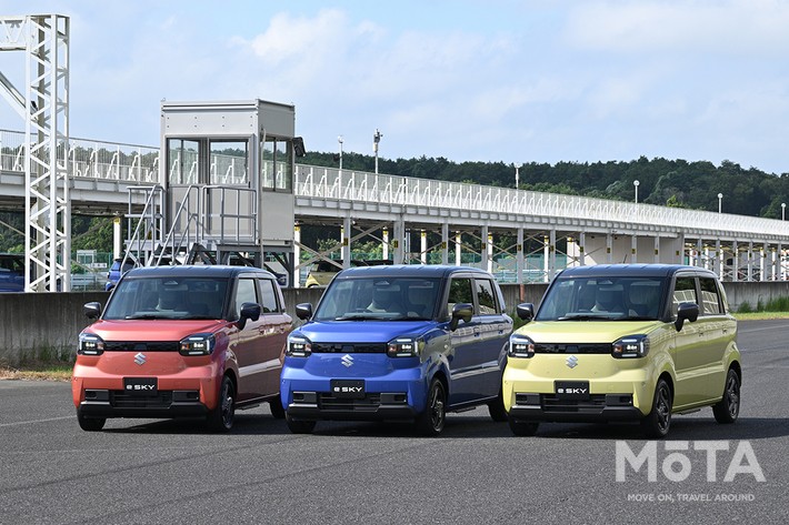 ［12/28］スズキ 新型eスカイ（プロトタイプ） 外観 カラーバリエーション：新色「イマージョンブルー」を含む3色を並べたカット