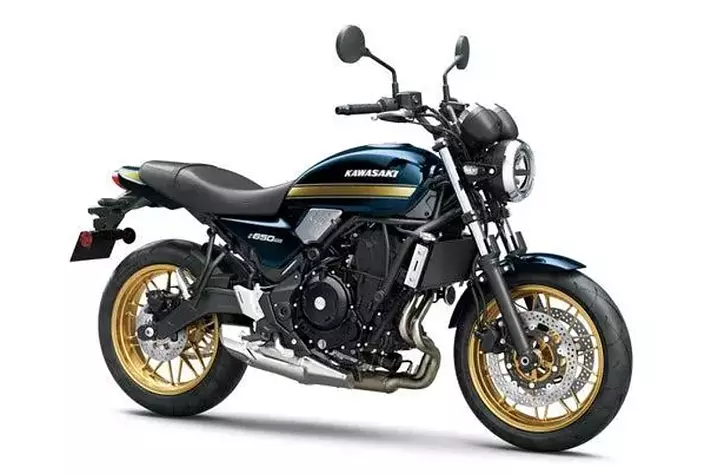 カワサキのレトロスポーツモデル「Z650RS」にBlack Ball Editionが新