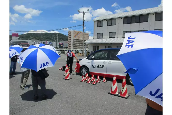 【JAF福岡】“まだ大丈夫”を見直してみませんか 高齢者向けドライビングスクールを開催