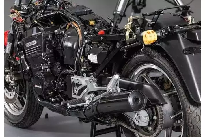 週刊 カワサキ Ninja GPZ900R』不滅の名車“ニンジャ”が1/4スケール