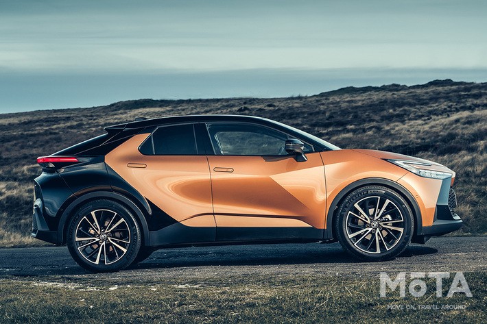 トヨタ C-HR(欧州仕様)のサイドビュー