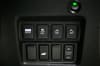 リアハッチや左右のスライドドアなども、運転席から電動で操作可能。最新のクルマらしく「ECOモード」のスイッチも配置されている。
