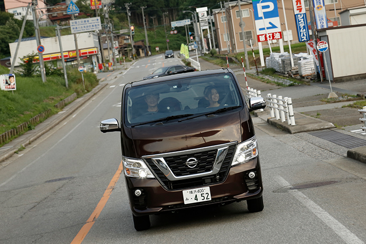 かねては鉱山の街、現在は天文の街でもある神岡を通過