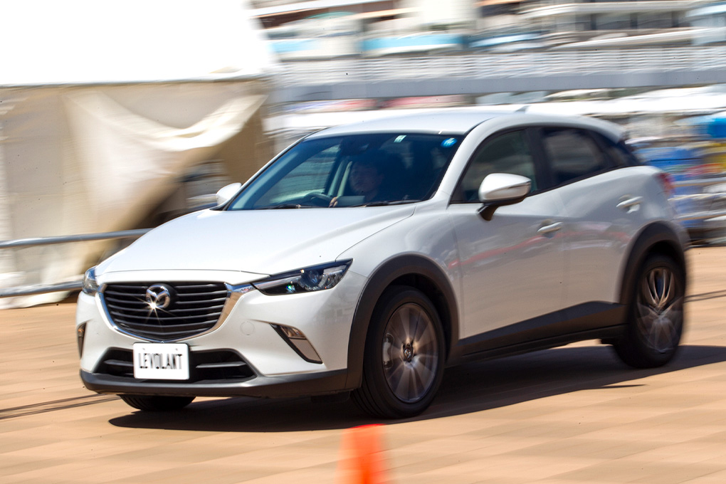 純正ホイール装着のマツダcx-3
