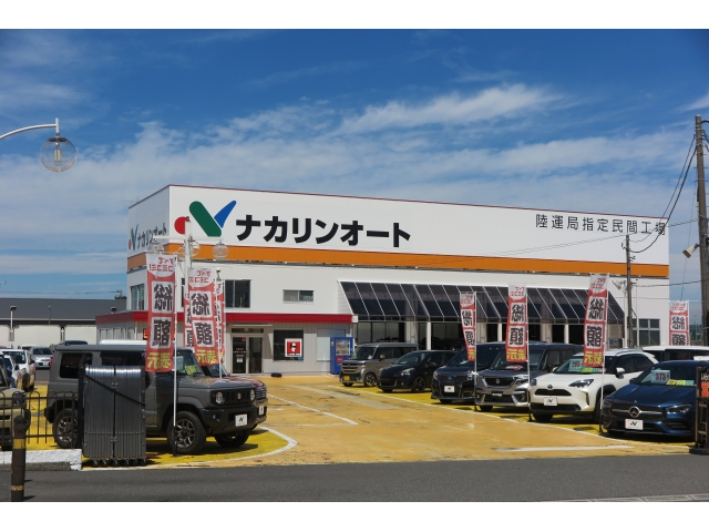 展示場もきれいにリフレッシュ！黄色いカラーで目立ち度満点。気軽にご来店下さい。