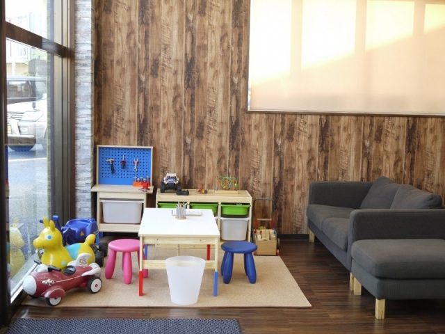 キッズスペースも完備！おもちゃもタップリ用意しておりますのでお子様も楽しんでいただけると思います♪♪お子様連れでもお気軽にご来店くださいね！！