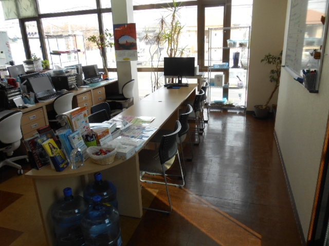 ゆっくりとおくつろぎ頂きながらお話ください。又北海道より沖縄各諸島、全国納車大好評頂いております