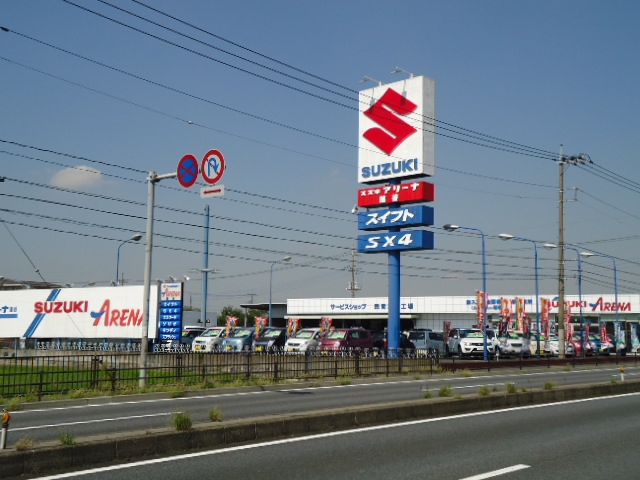 大きなスズキの看板が目印です。