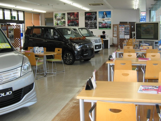 ２年前にリフォームを行ないました。とてもキレイな店内です。