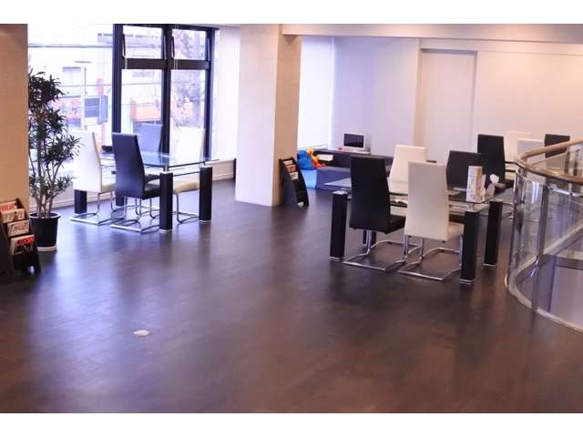 キッズスペースやをご用意させていただいております。お子様連れのお客様もお気軽にご来店ください！！