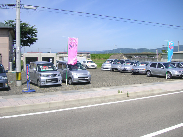 保原展示場オープン！お近くの方はお気軽にお立寄り下さい＞看板犬がお待ちしております。少し吠えますが、とってもおとなしいワンちゃんです。