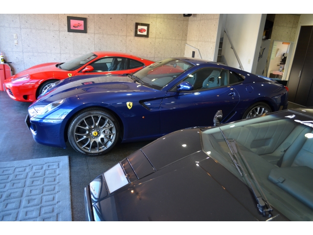 ご好評頂いている最高のアフターフォローと共にフェラーリ、ポルシェ、ベンツ、BMWなど世界の名車があなたのご来店をお待ちしています。