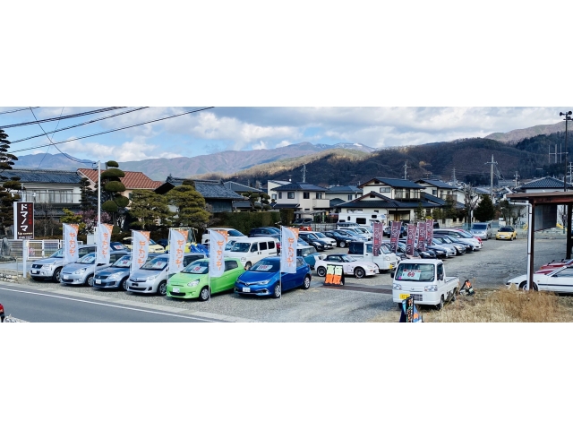 寿北展示場国産車・軽自動車60台展示