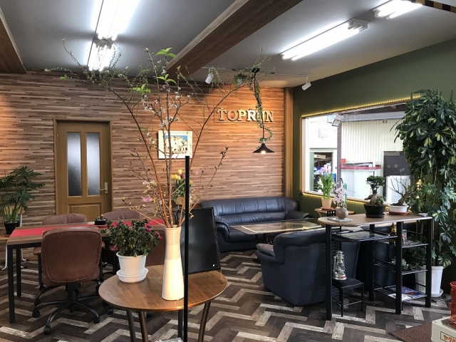 国道19号沿い平田店ゆっくりとく告げるスペース空間となっています。