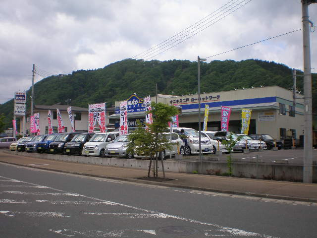 新車・中古車の販売、洗車～コーティング・エアロパーツ販売、車検・板金・塗装・保険まで何でもお任せ下さい。スタッフ一同お待ちしております。