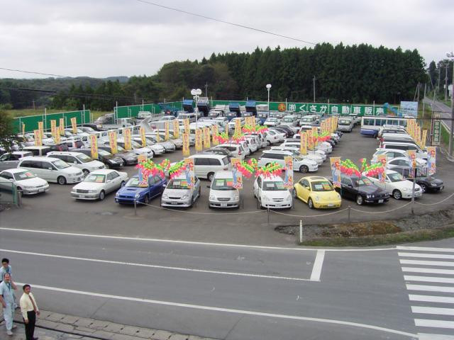 道路を挟んで斜め向かい第２展示場！！広々展示場で、ゆっくりとご覧下さい。