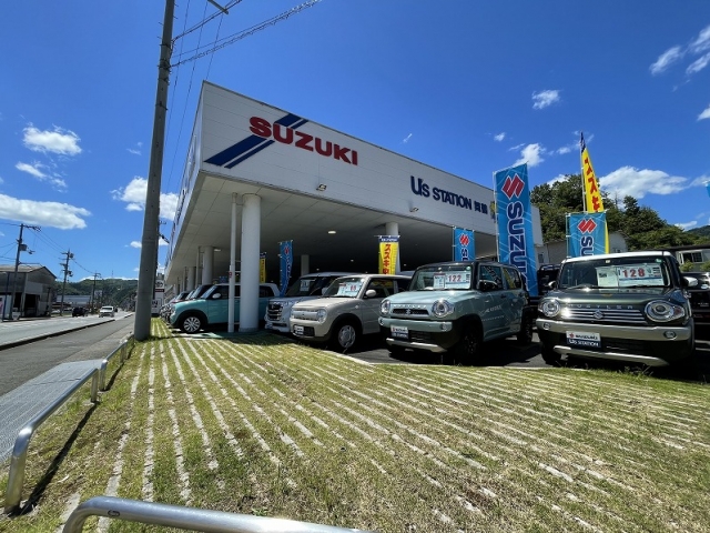 新車店舗と共通のサービス工場もございます！！納車後のアフターフォローもお任せください！！