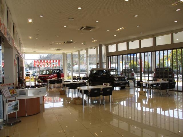 明るい店内で皆様をおもてなし致します。（●＾ｏ＾●）