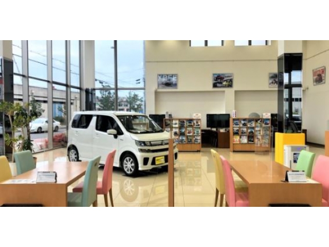 天井が高く、開放感たっぷりの店内です。