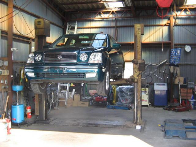 【充実のアフターサービス】『V・I・P保証システム』により、最長3年保証・オイル交換永久無料・次回車検整備代20%OFF、24時間対応ロードサービス等の安心サービスをご用意しております。