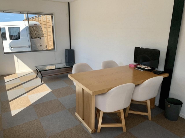 店内は落ち着いた空間でゆっくりおくつろぎいただけます♪