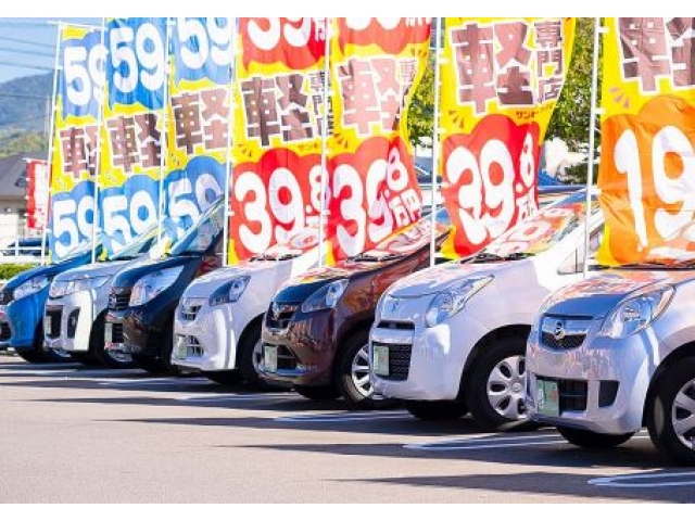 万が一、展示場にないお車の場合でも、もちろん対応可能です。もちろん軽全メーカー取扱いですので、お求めのお車もきっと見つかるハズ！整備工場も完備！