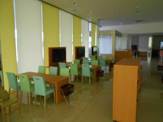 明るく開放感のあるショールームです。