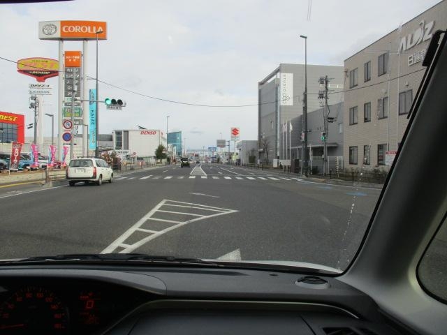 仙台駅方面から車で来られる場合は手前の信号で右折していただき裏口よりご入場いただく事をお勧めします☆