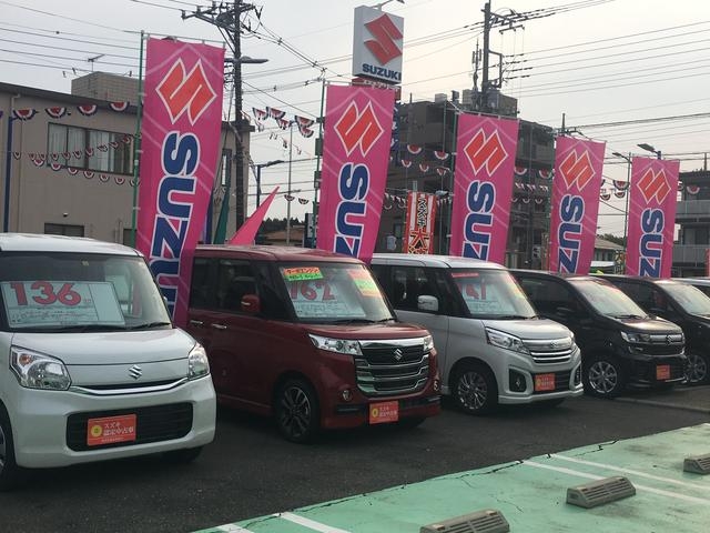 展示場には軽自動車やコンパクトカーなど多数展示しております。たくさんの試乗車・展示車がございます！気になるおクルマがありましたらお声かけください。