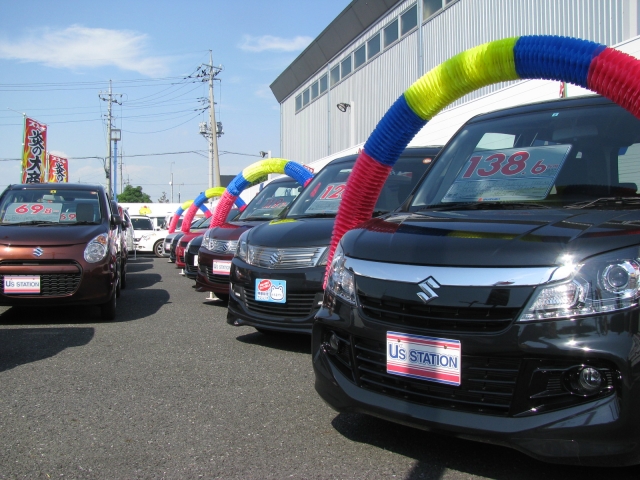 高年式車を中心に展示中です。もちろん、お手頃な車もご用意してあります。ぜひ、ご来店くださいませ。