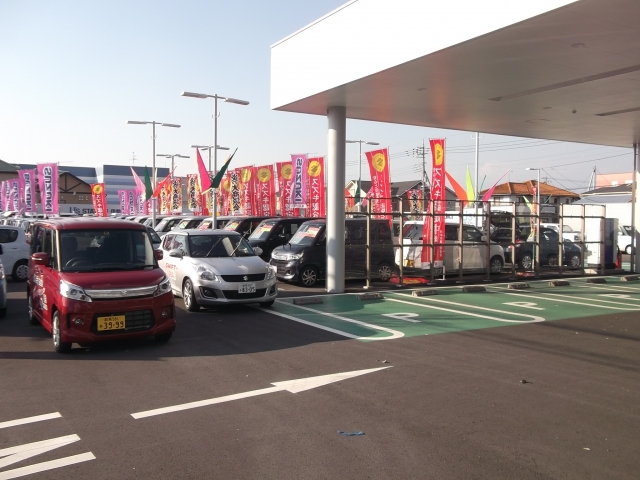 県内最大級のスズキ中古車展示場です。お車をお探しの方は是非一度ご来店ください。ご希望のお車をお探しいたします。インターネットでも、ご希望のお車をお探しいたします。