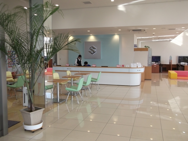 広くて明るいショールームです。フリードリンクとなっておりますので、お時間の許す限りごゆっくりとお過ごしください。