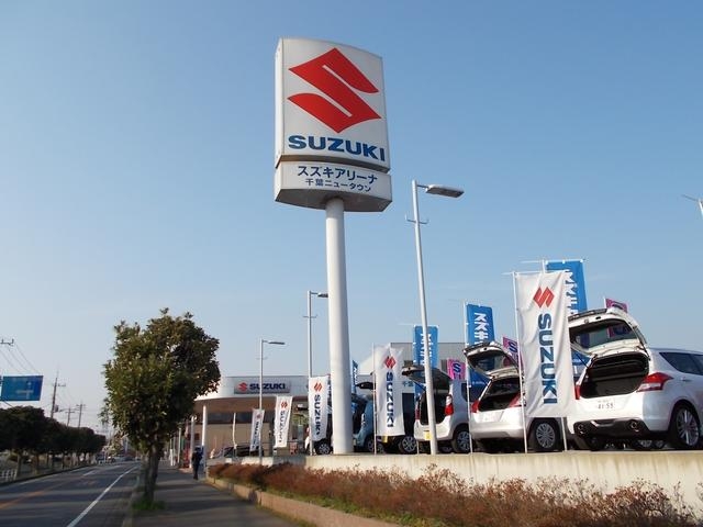 千葉ニュータウンのディーラー街にあります。