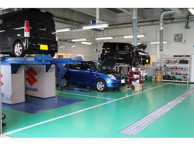 整備工場も完備してますので点検、修理等のご対応もスピーディご対応、ご相談いただけます。