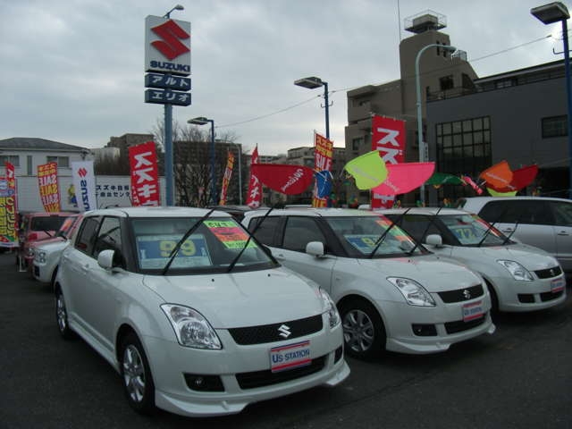 総在庫３０台以上！様々な軽自動車・小型自動車を展示していますので、きっとご希望に添える一台をお探しできるはずです。