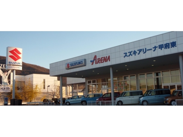 国道２０号甲府バイパス向町二交差点を西関東道路方面に進んで頂き向町中交差点を過ぎた右側にございます。