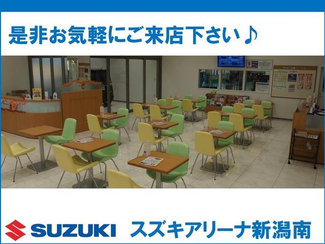 女性のお客様に喜んで頂ける様お手洗いも広めで大きな鏡もご用意しました。授乳室やキッズスペースも設置。