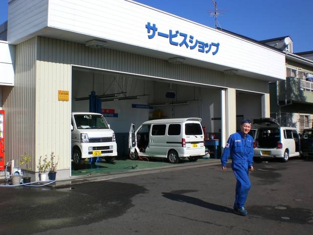 弊社では全車スズキディーラー整備工場にてしっかり点検整備をしてご納車いたしております！