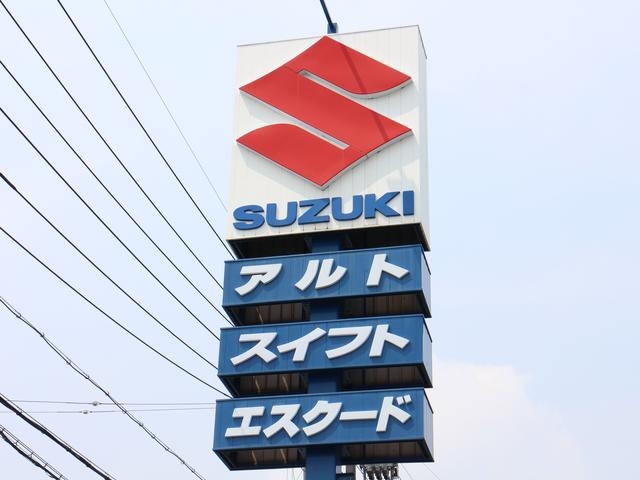 交差点角！この看板が目印です！近くにもち吉（岐阜店） ファミマ ココ壱番屋 モンターニュ あみやき亭 があります。