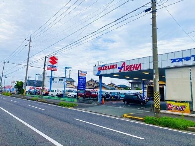 親しみやすい居心地の良い店舗となるよう心掛けております。お買い物の寄り道に、お食事の寄り道に、お気軽にご来店ください！！皆様のご来店をスタッフ一同明るくお待ちしております！