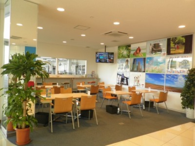 お客様が過ごしやすいお店づくりを心掛けております。