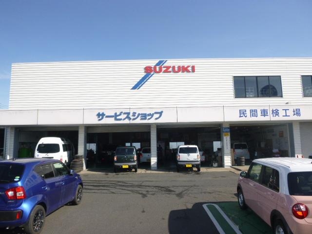 自社指定工場です。オイル交換から車検・修理までお客様の大事なお車のメンテナンスもおまかせください！