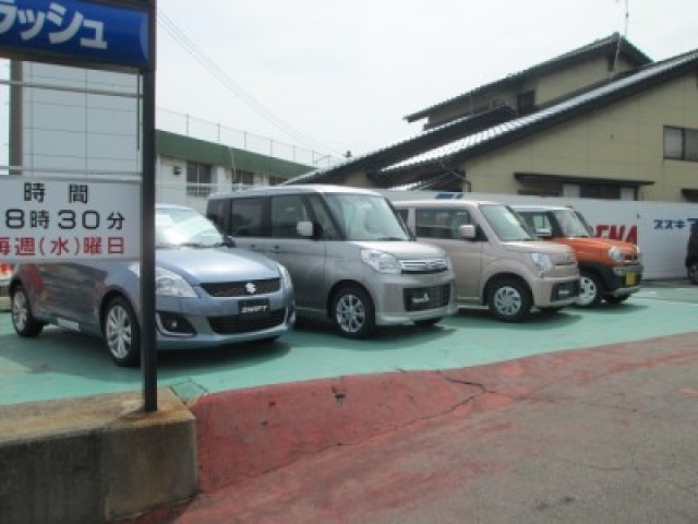 気になるお車がございましたら、お気軽にお声がけくださいませ。