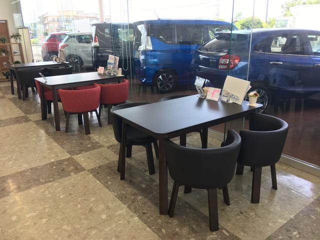 落ち着いた店内で快適にお過ごしいただける様、スタッフ一同日々研究しております♪♪