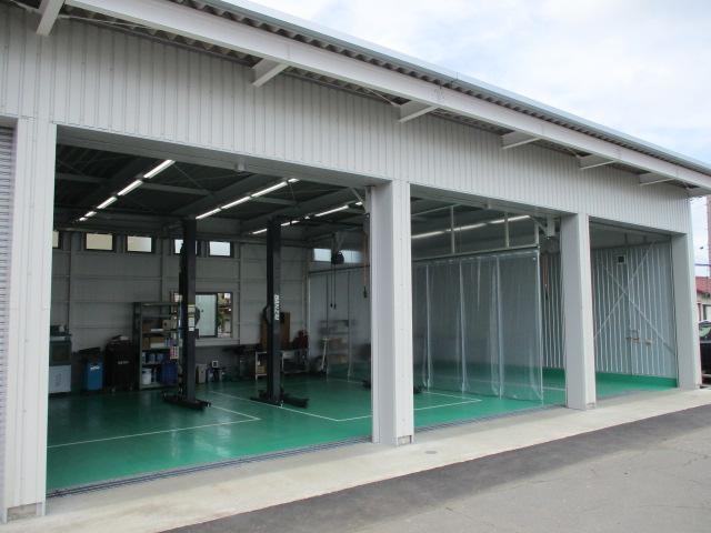 スズキの大きな看板が目印です。サ－ビス工場も併設してます