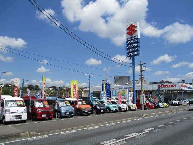 当店自慢の展示場には、良質な中古車を多数展示中★あなたの相棒になる１台にきっと出会えるはず！常時65台展示中です！