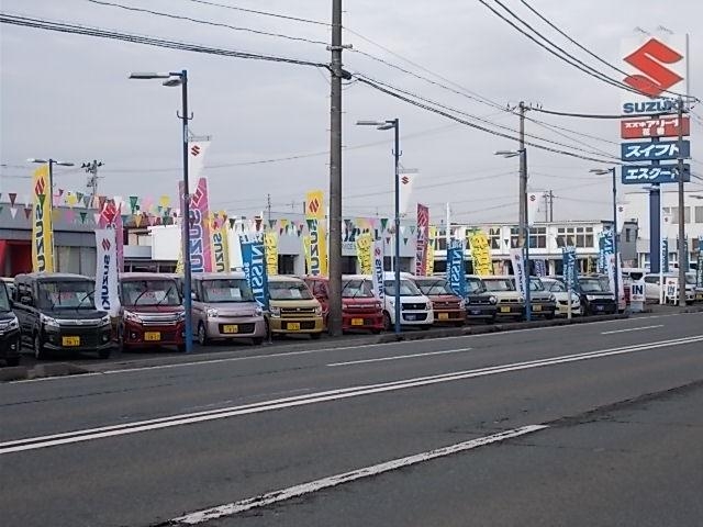 人気のエコカーが多数ラインナップ！豊富な在庫台数、大型展示場でお客様をお待ちしております！