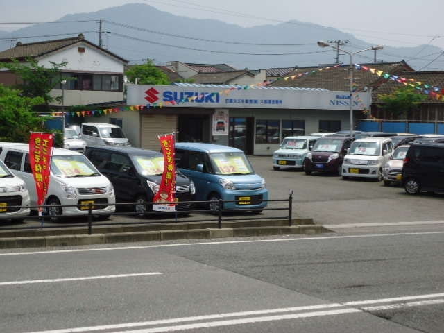 スズキの新車はもちろん、各社中古車が豊富に揃っています♪自社在庫６００台ございますので店頭に無い車でもお気軽にご相談を♪