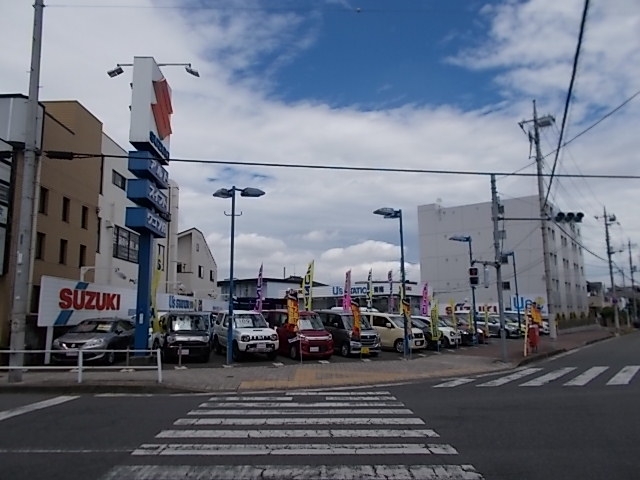 お客様駐車場もございます。気軽にお立ち寄りくださいませ。